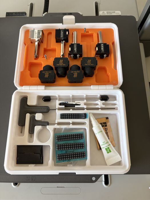 Bambu Lab A1 combo + Sunlu S4 Filament dryer + Piese + Garanție