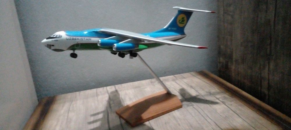 Модел самалёт Ил-76 34см