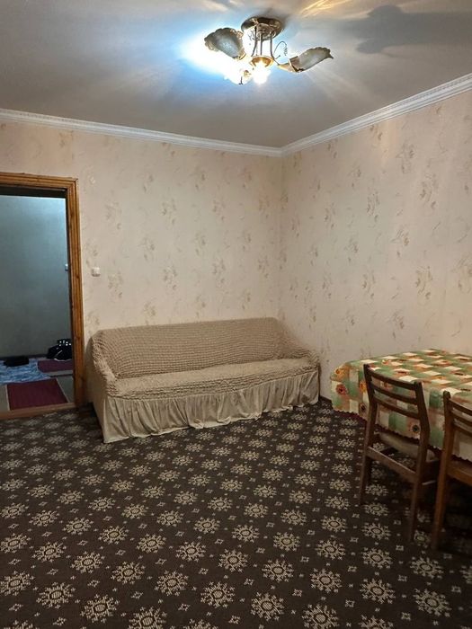 Сдается квартира 2х комнотная мархабо 2 этаж