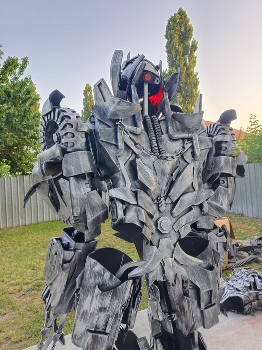 Трансформеры Оптимус Прайм и Мегатрон в наличии