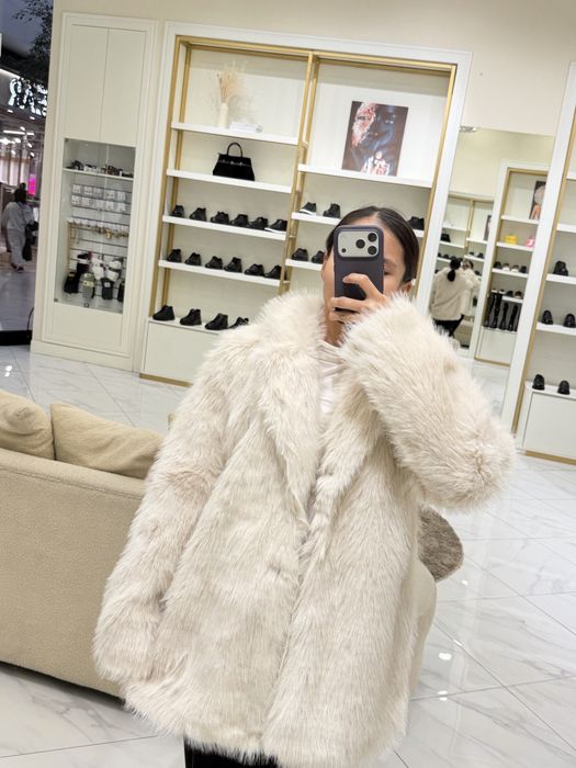 Шуба бежевая женская