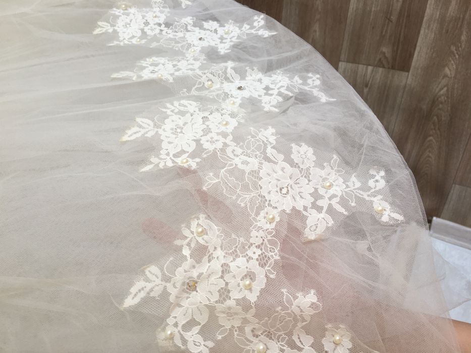 Продам свадебное платье-48 размер