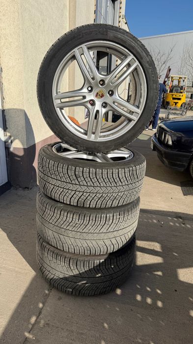 Vând jante PORSCHE PANAMERA 971 , ORIGINALE , pe 20 ..