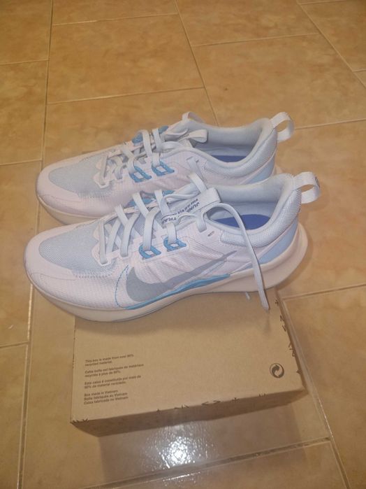 Дамски маратонки Найк,нови.