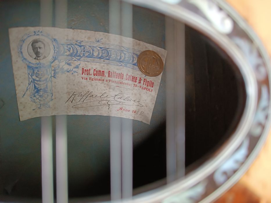 Vând mandolina Raffaelle Calace