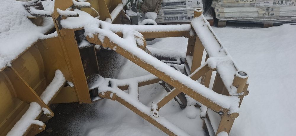 Vând lama de dezapezire electro hidraulica