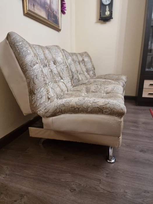 Диван и красла