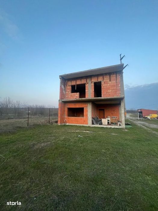 Casa la rosu P+1 cu proiect P+2, teren 500 mp – Bariera Valcii