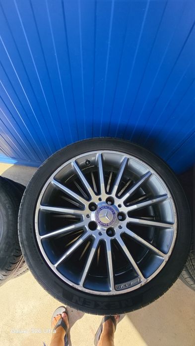225/40/18 Mercedes