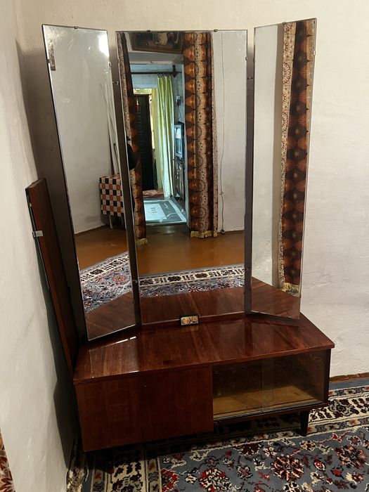 Продам трюмо в хорошем состоянии