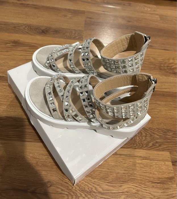 Sandale piele intoarsa