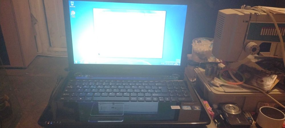 vând leptop medion akoya model:e6221 memorie 4gbrom 297ramtotal