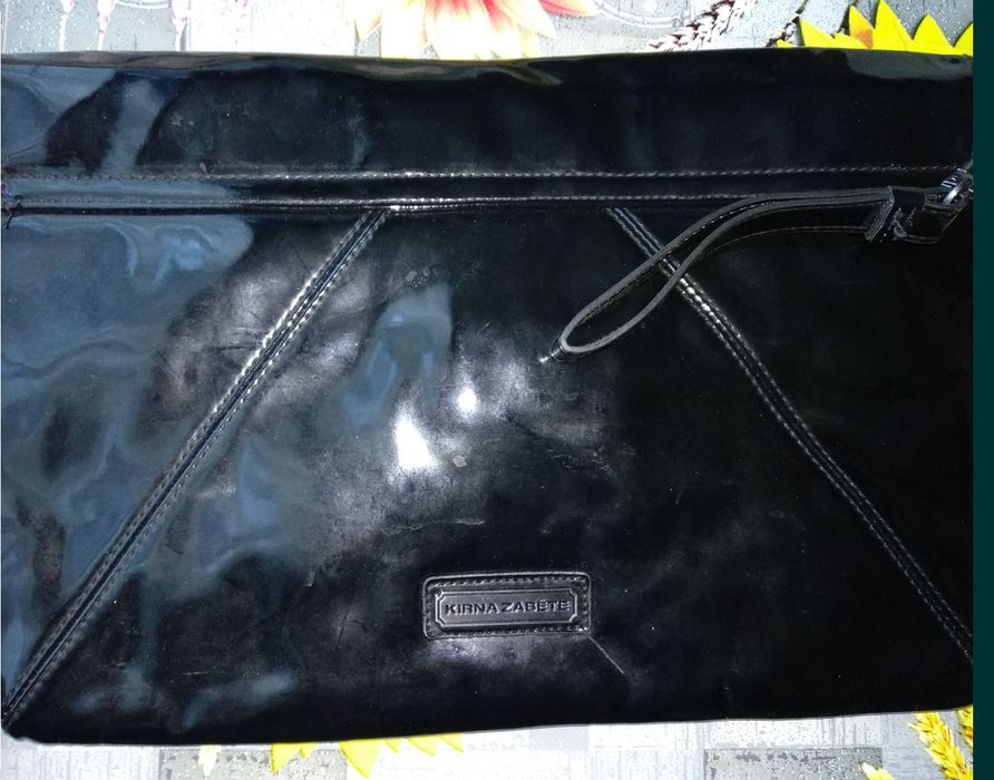 Дамска чанта и лачена чанта/клъч