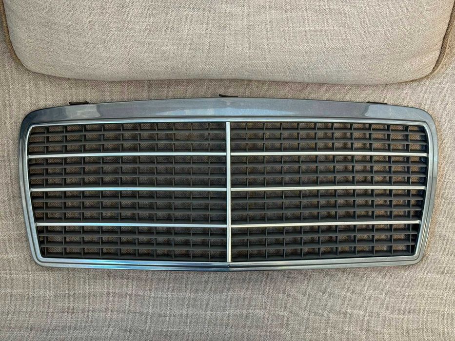Grila radiator Mercedes-Benz CE W124 Sedan A124 Cabrio S124 Break C124 Coupe 1993-1995