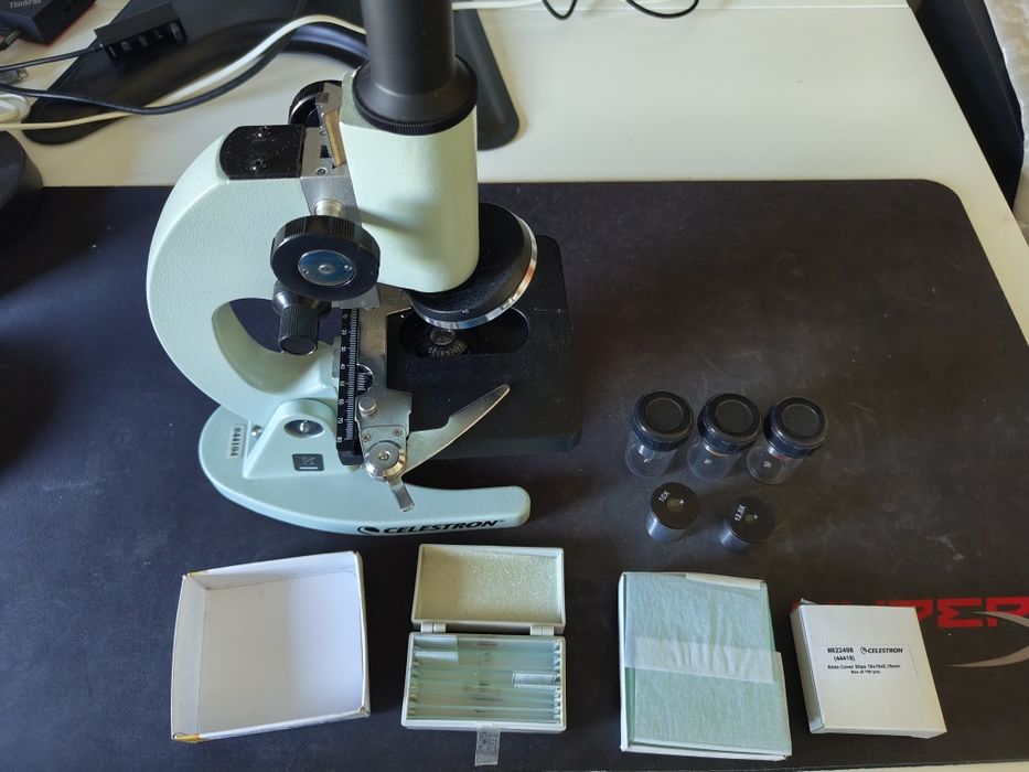Microscop molecular Celestron