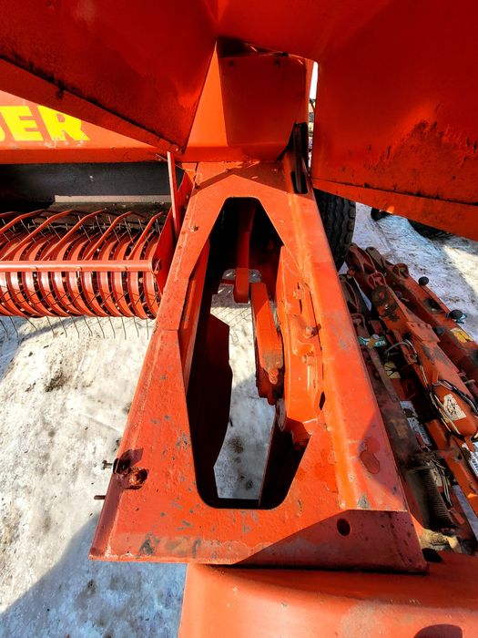 Пресс-подборщик Вельгер ар52