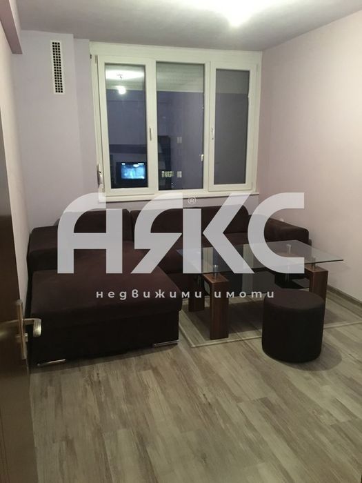 Двустаен обзаведен апартамент в  кв. Красна поляна 2