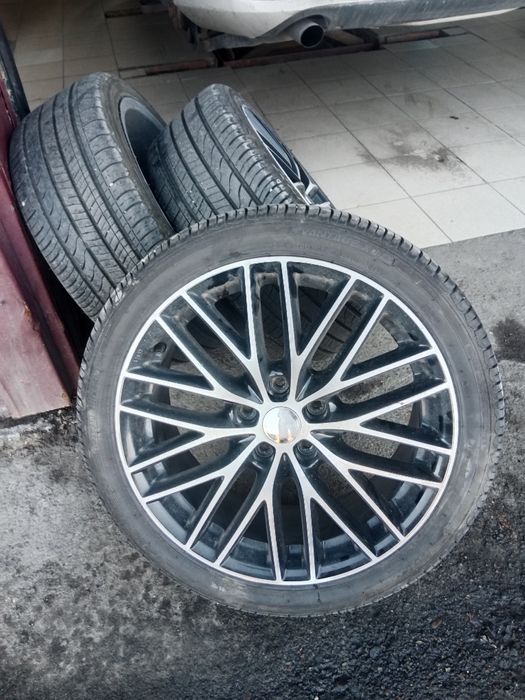 Диски в комплекте 18 размер