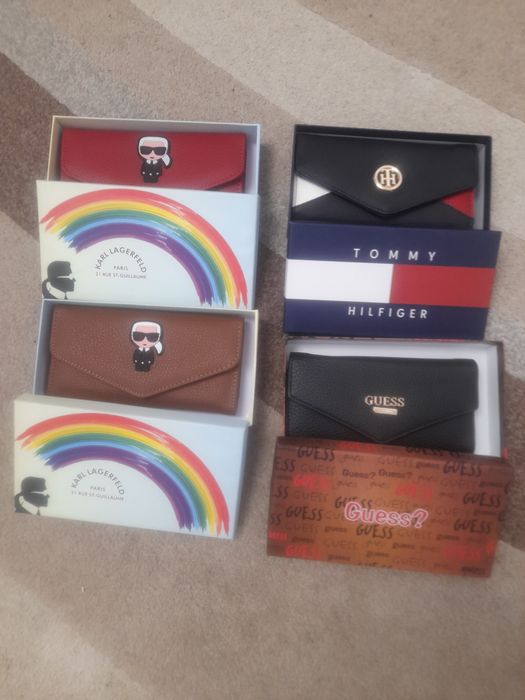 Portofele dama cutie