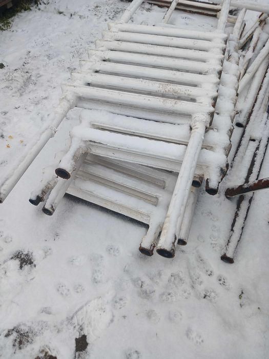 Продам батареи,чугунные.