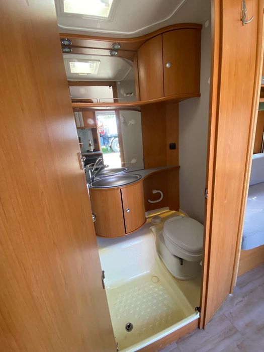 Продавам Каравана