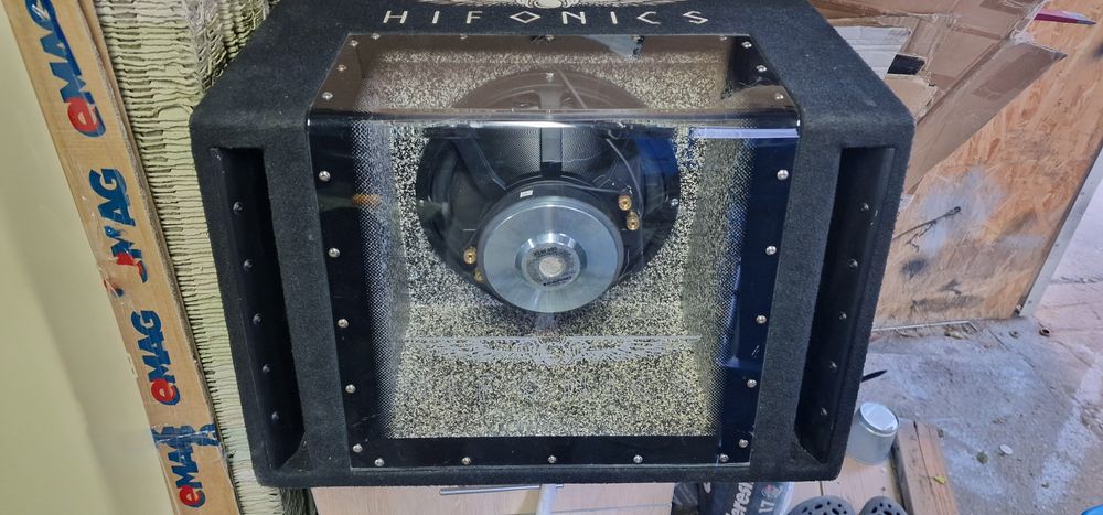 Subwoofer,amplificator, incinta de 12",difuzoare