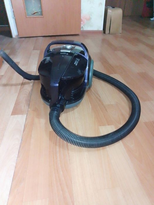 Продам пылесос б у работает нормально