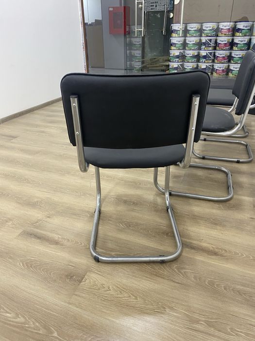 Офисные стулья новые