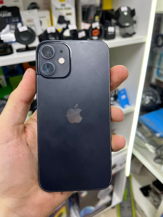 Продам Iphone 12