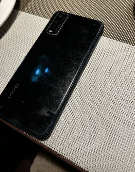 Продам Vivo Y12s.