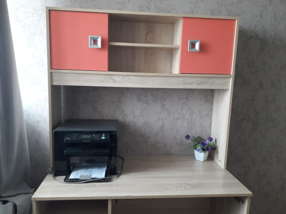 Срочно продается стол