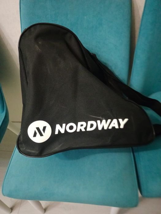 Коньки хоккейные