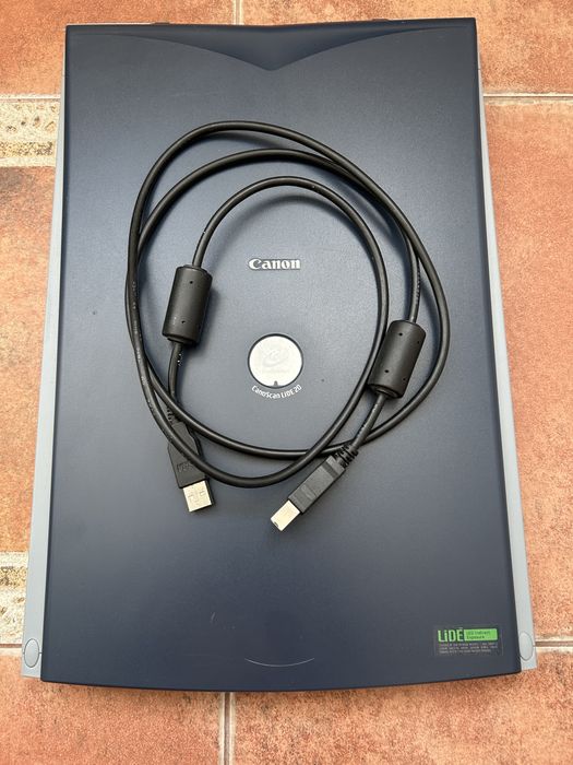 Скенер Canon CanoScan Lide20