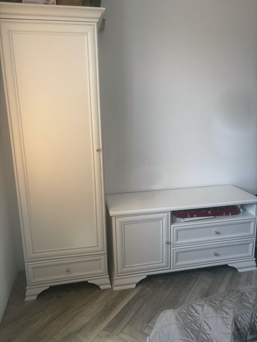 Set mobilier alb dulap + comoda Idento