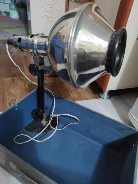 Лампа медицинская  сотилади