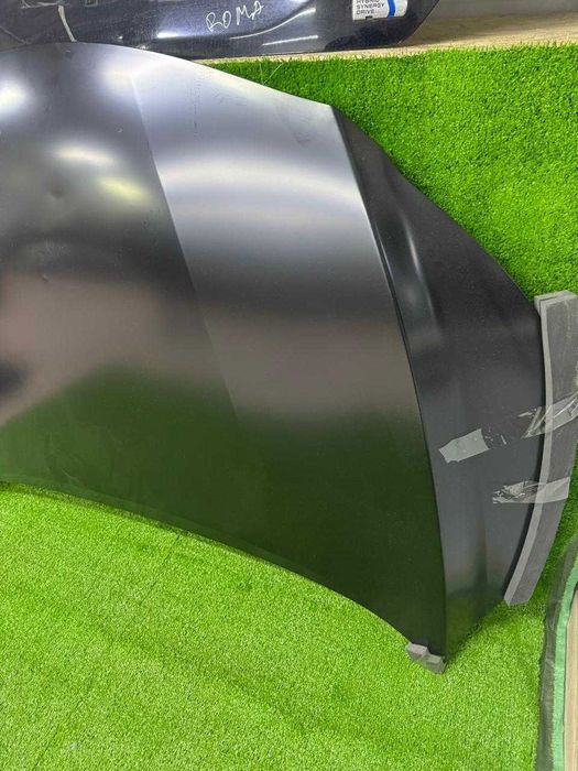 Капот на Lexus RX