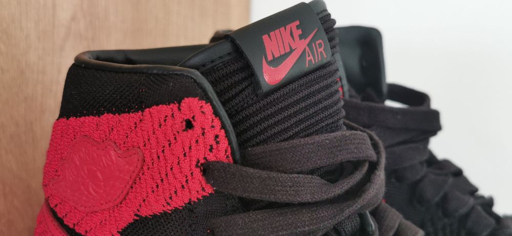 Nike Air Jordan 1 Retro High Flyknit Bred номер 40