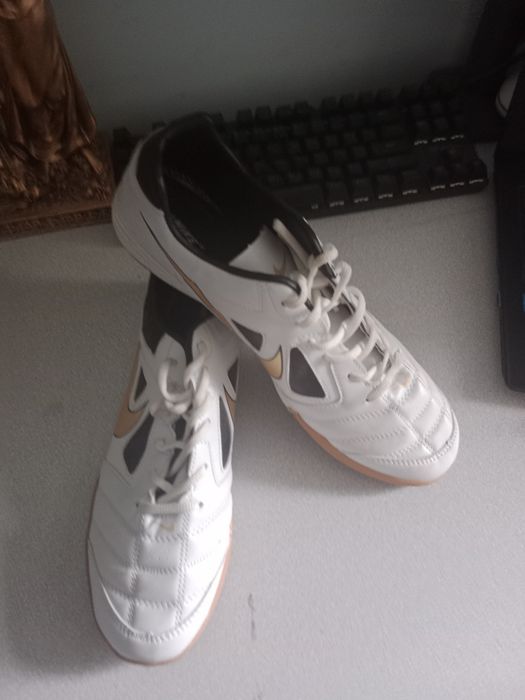 Футзальные кроссовки новые