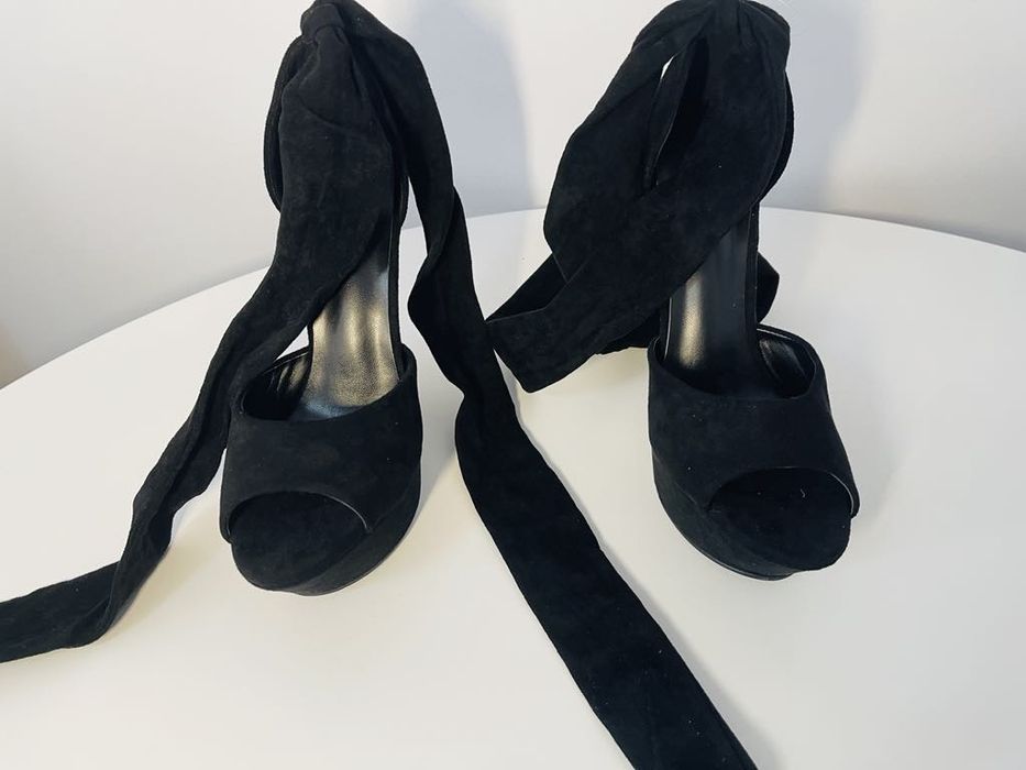 Fauxsuede high heel platform sandale