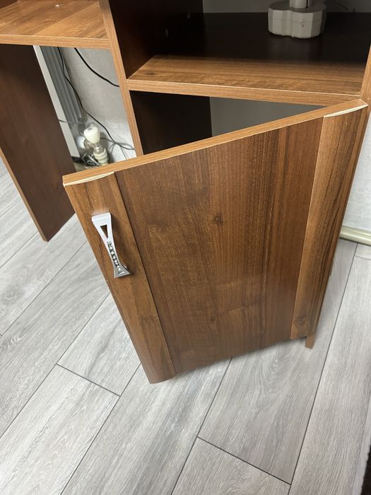 Столик туалетный