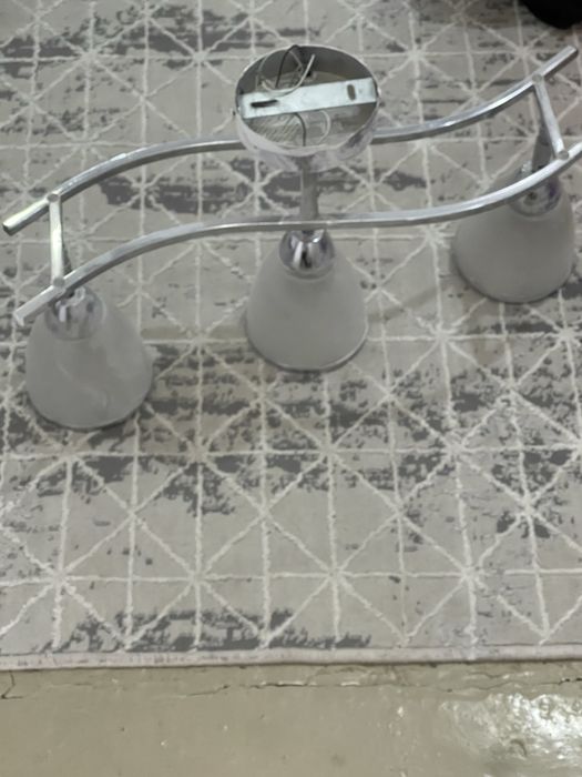 Люстра.          .