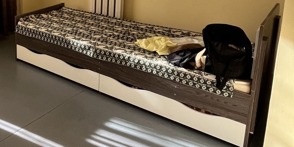 Односпальная кровать