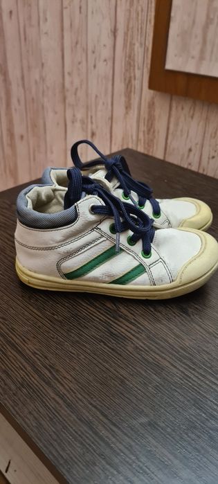 Продам детские ботиночки