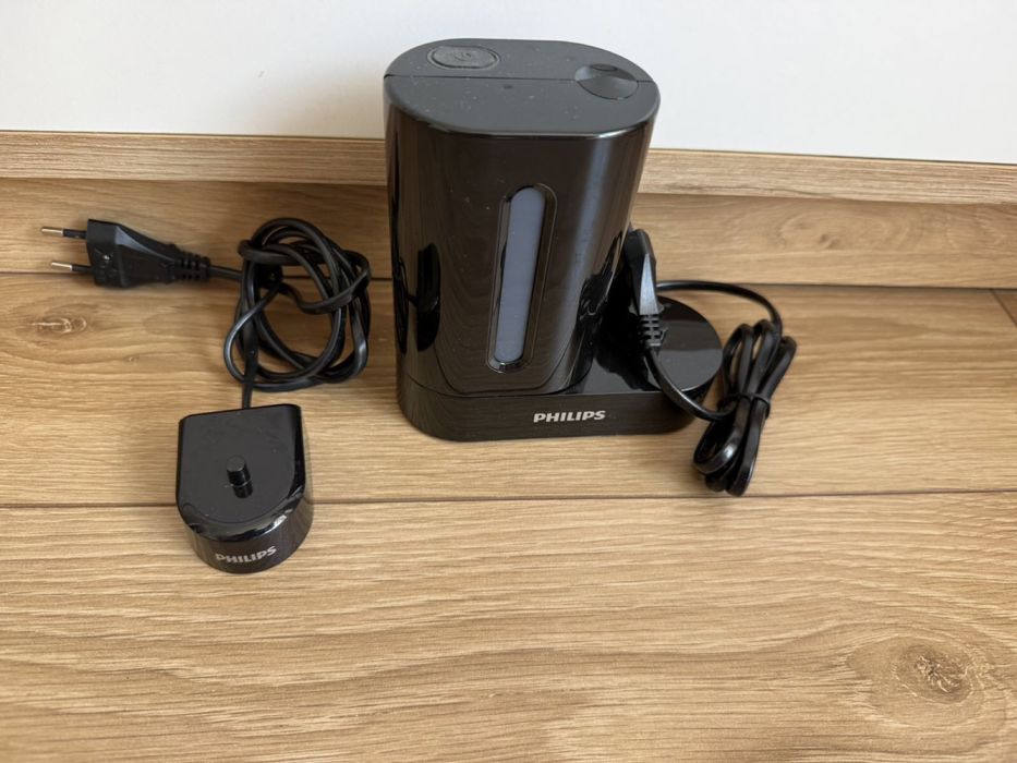 Зарядно + UV лампа/зарядно за електрическа четказа зъби-Philips Sonicar