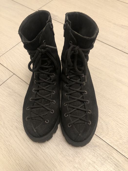 Cizme din piele întoarsă