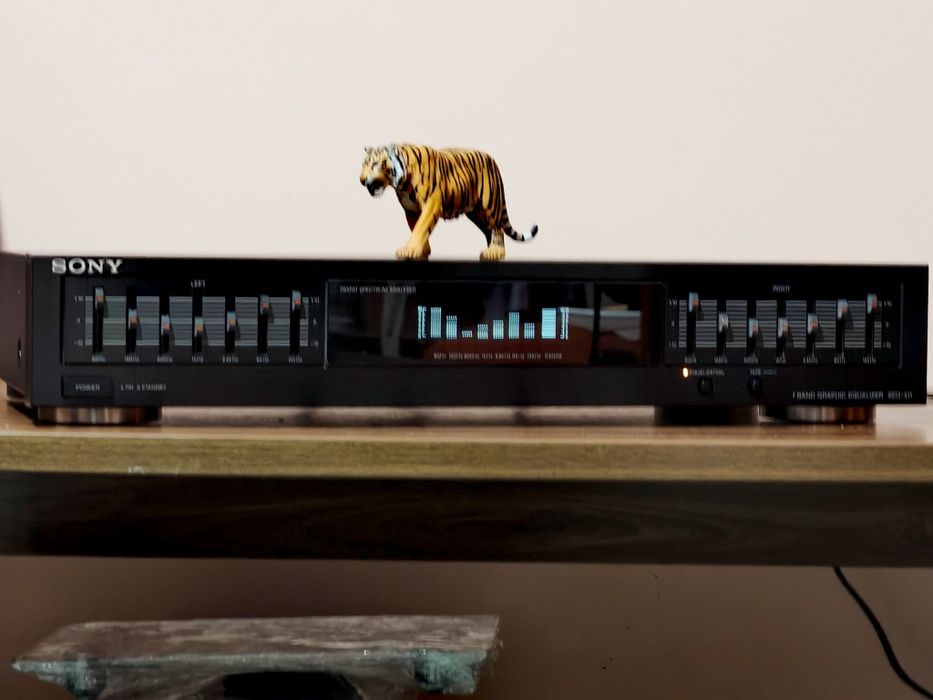 Sony SEQ-411. Egalizator valoros. Date tehnice mari. Preț fix !