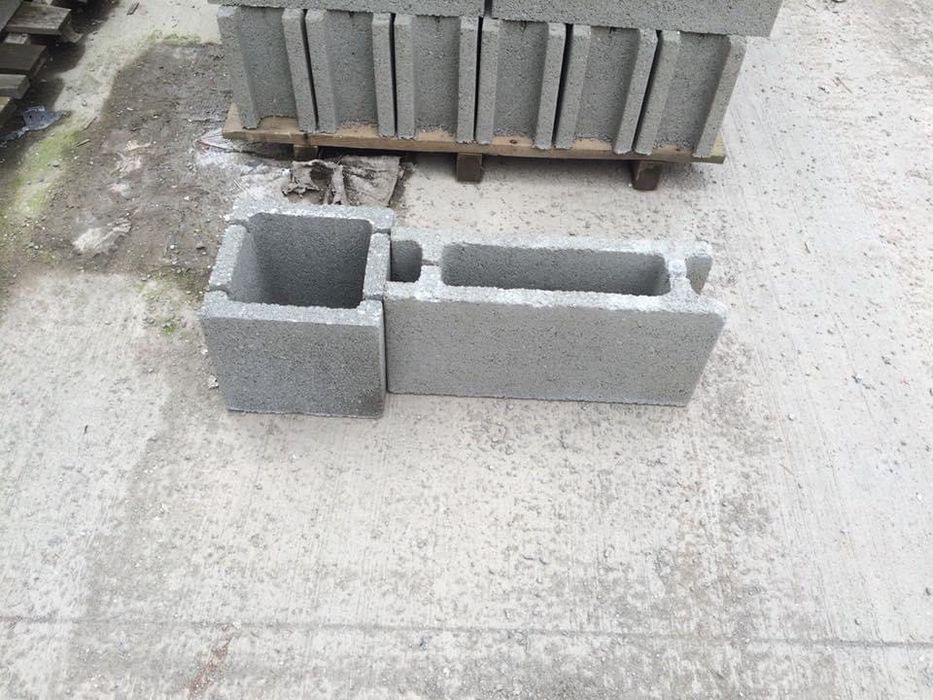 Boltari de stalpi 30/30