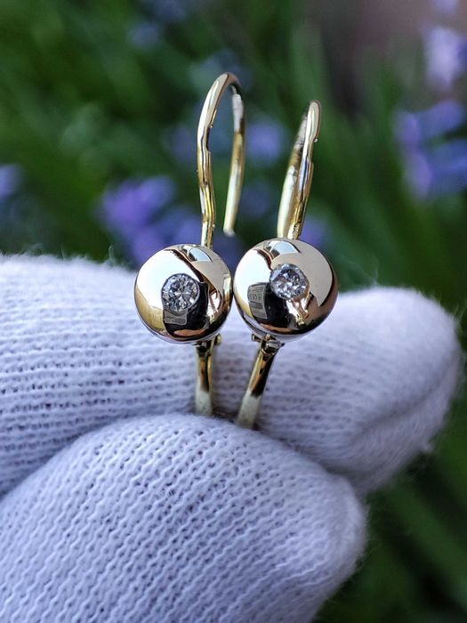 Cercei Aur 14K Cu Diamate Button Unicat