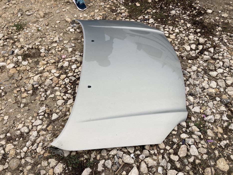 Предни капаци за Тойота Авенсис Т25 2003- 2009г