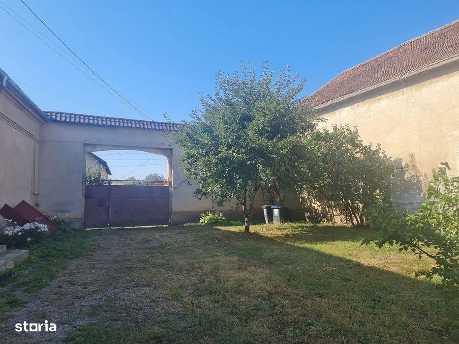 Vand casa saseasca Bod cu teren generos